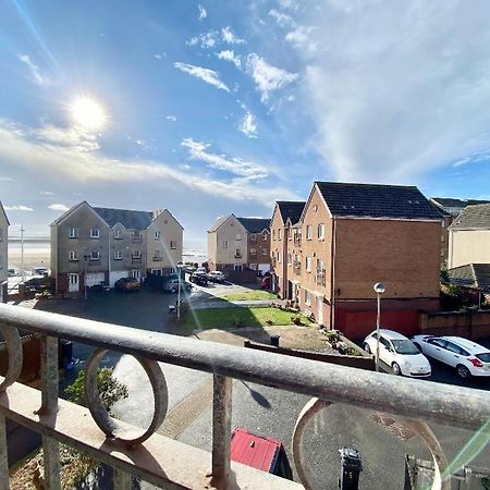 Sea Escape The Tardiis Beachfront Location Aberavon Beach Sea Views Driveway Parking Port Talbot Kültér fotó