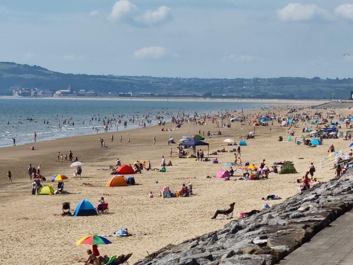 Sea Escape The Tardiis Beachfront Location Aberavon Beach Sea Views Driveway Parking Port Talbot Kültér fotó