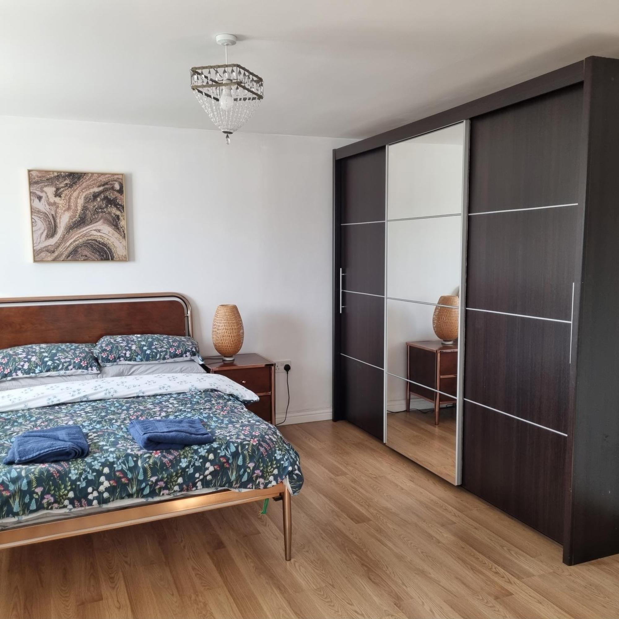 Sea Escape The Tardiis Beachfront Location Aberavon Beach Sea Views Driveway Parking Port Talbot Kültér fotó