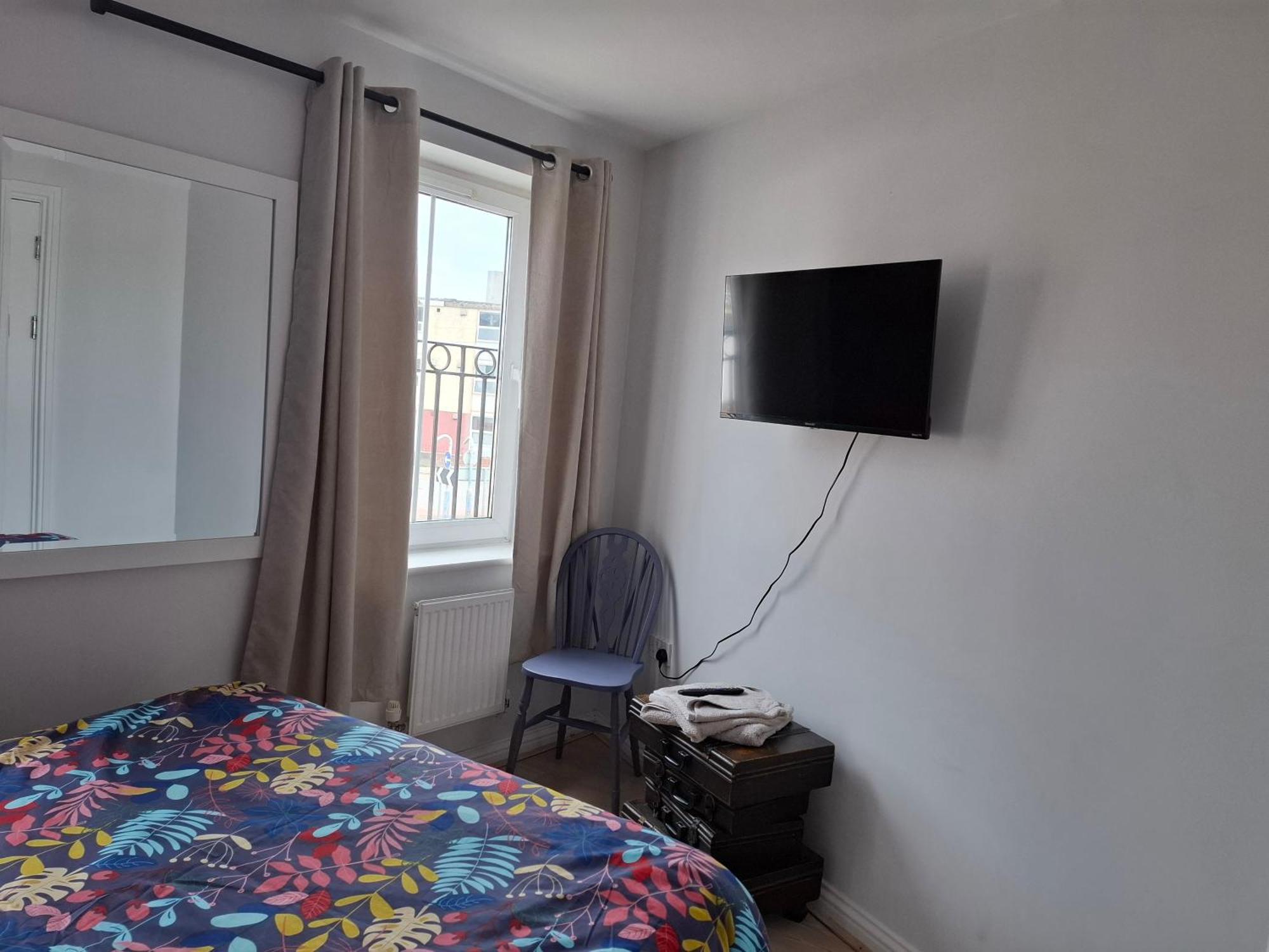 Sea Escape The Tardiis Beachfront Location Aberavon Beach Sea Views Driveway Parking Port Talbot Kültér fotó